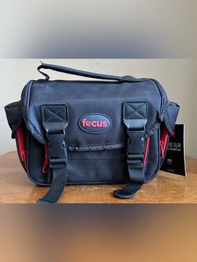 Focus Deluxe SLR Photo/Video Medium Camera Accessory Kit Case